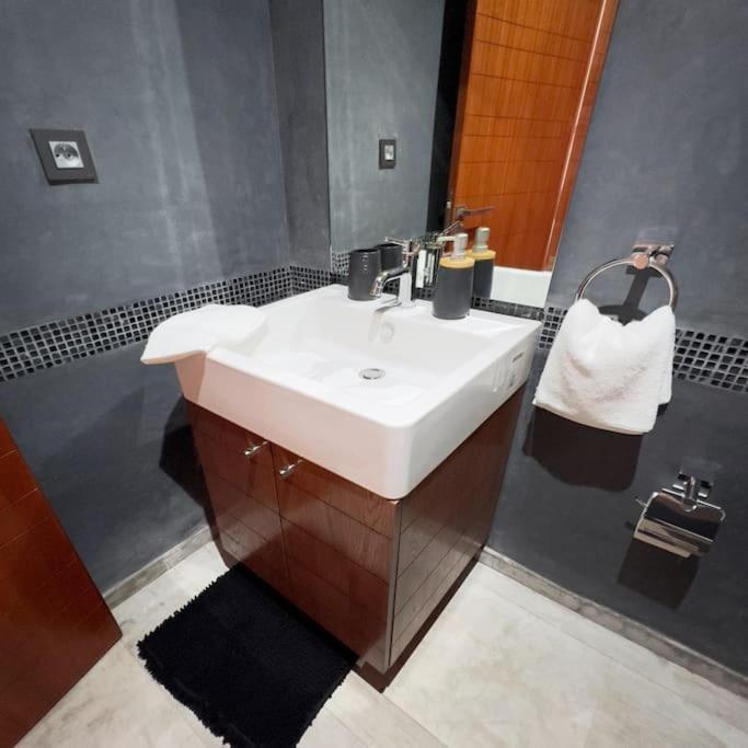 Luxury Refuge - Marrakech Centre Apartment Marrakesh Bagian luar foto