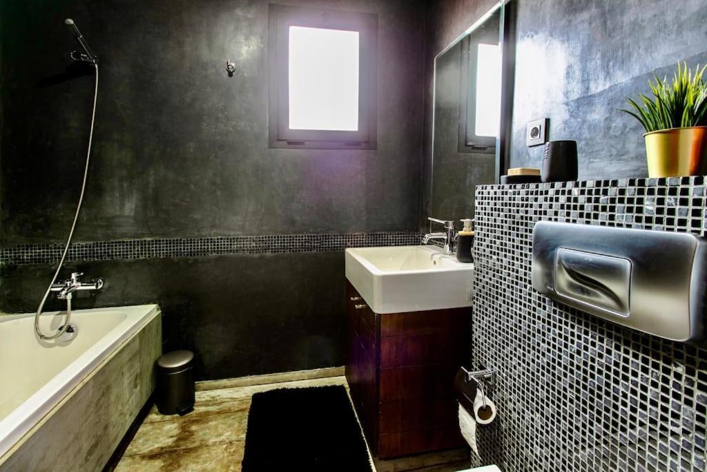 Luxury Refuge - Marrakech Centre Apartment Marrakesh Bagian luar foto